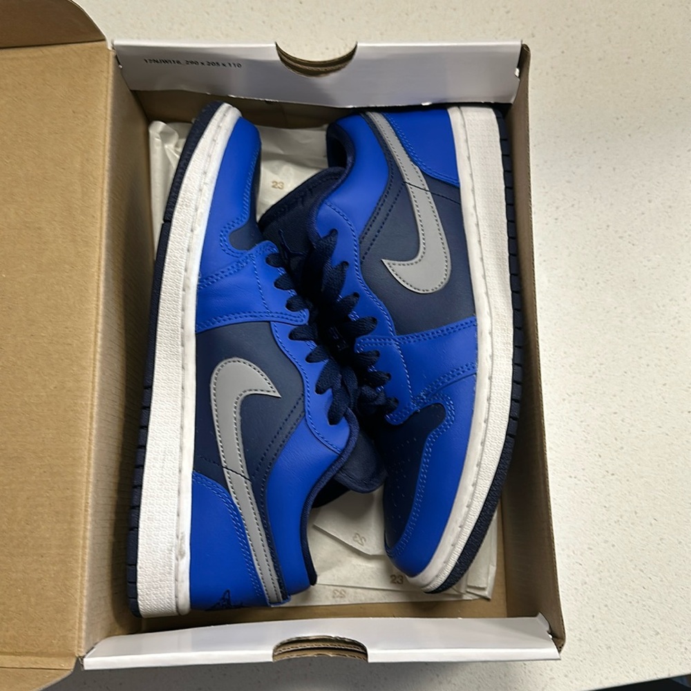 Women’s air jordann 1 low